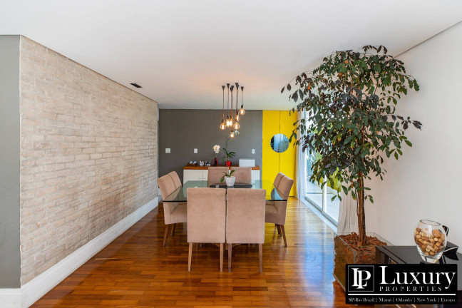 Imagem Casa com 4 Quartos à Venda, 411 m² em Moema - São Paulo Imagem Casa com 4 Quartos à Venda, 411 m² em Moema - São Paulo