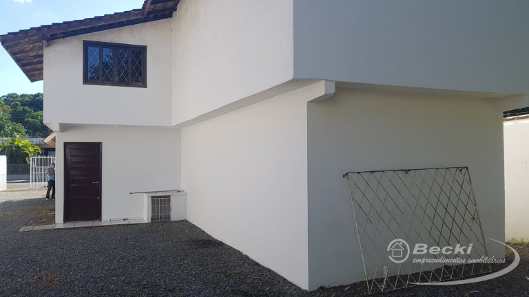 Imagem Casa com 6 Quartos à Venda, 166 m² em Atiradores - Joinville