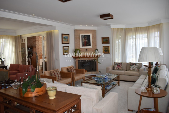 Imagem Casa com 6 Quartos à Venda, 612 m² em Região De Capivari - Campos Do Jordão