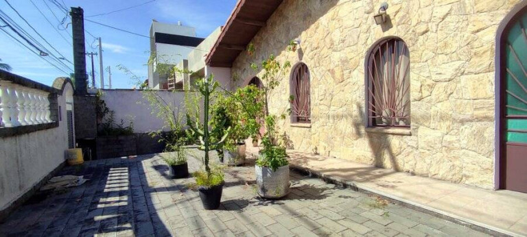 Casa com 3 Quartos à Venda, 283 m² em Três Marias - Peruíbe