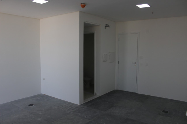 Sala Comercial à Venda, 33 m² em Vila Homero Thon - Santo André