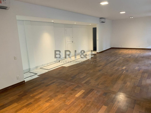 Apartamento com 3 Quartos à Venda, 223 m² em Vila Uberabinha - São Paulo