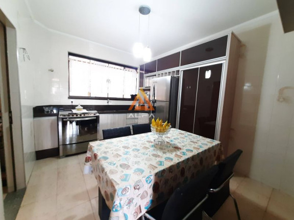 Imagem Apartamento com 3 Quartos à Venda, 175 m²