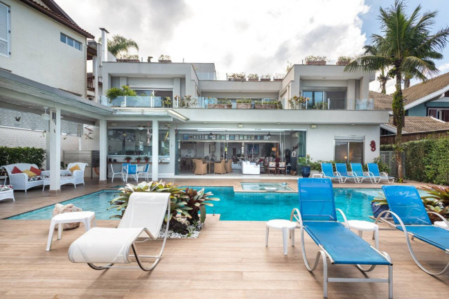 Casa à Venda, 800 m² em Tabatinga - Caraguatatuba