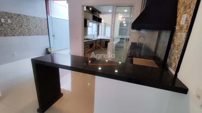 Imagem Imóvel com 3 Quartos à Venda, 237 m² em Condominio Village Da Serra - Mogi Guaç-u Imagem Imóvel com 3 Quartos à Venda, 237 m² em Condominio Village Da Serra - Mogi Guaç-u