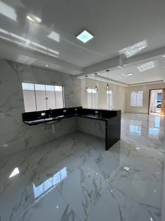 Imagem Casa com 3 Quartos à Venda, 250 m² em Lívia - Botucatu