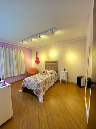 Imagem Casa com 5 Quartos à Venda, 200 m² em Jardim Do Estádio - Santo André Imagem Casa com 5 Quartos à Venda, 200 m² em Jardim Do Estádio - Santo André