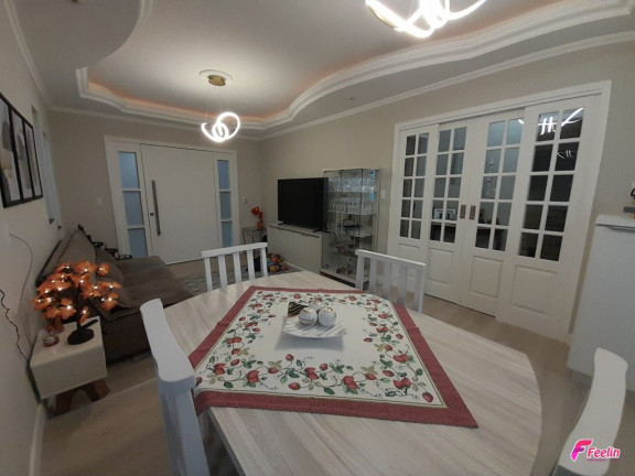Imagem Casa com 2 Quartos à Venda, 100 m² em Centro - Palhoça