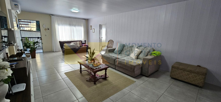 Imagem Casa com 4 Quartos à Venda, 355 m² em Velha - Blumenau Imagem Casa com 4 Quartos à Venda, 355 m² em Velha - Blumenau