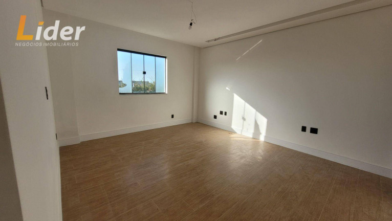 Imagem Casa com 4 Quartos à Venda, 1.200 m² em Marilândia - Juiz De Fora Imagem Casa com 4 Quartos à Venda, 1.200 m² em Marilândia - Juiz De Fora