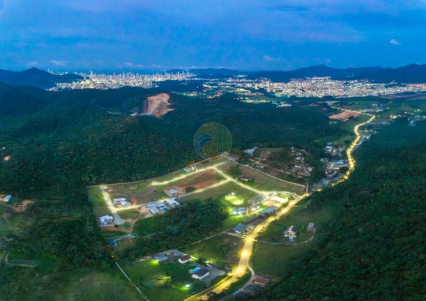 Imagem Terreno à Venda, em Rio Pequeno - Camboriú Imagem Terreno à Venda, em Rio Pequeno - Camboriú