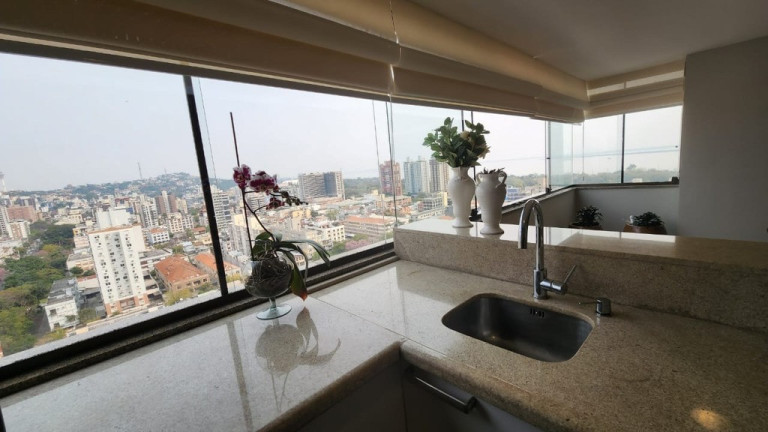 Imagem Apartamento com 3 Quartos à Venda, 206 m² em Menino Deus - Porto Alegre