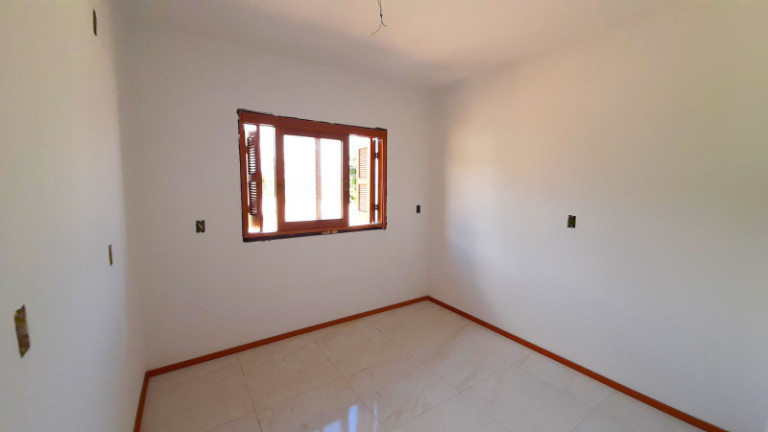 Imagem Casa com 2 Quartos à Venda, 76 m²