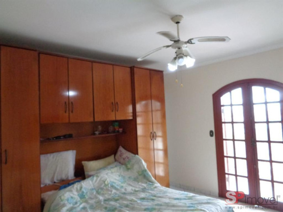 Imagem Casa com 4 Quartos à Venda, 240 m² em Vila Cláudio - Santo André