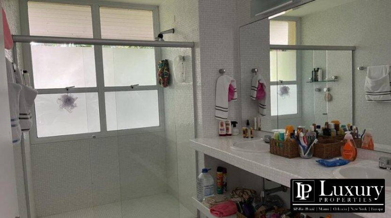 Imagem Casa de Condomínio com 5 Quartos à Venda, em Iporanga - Guarujá Imagem Casa de Condomínio com 5 Quartos à Venda, em Iporanga - Guarujá