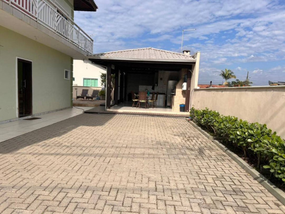 Imagem Casa com 3 Quartos à Venda, 380 m² em Centro - Balneário Barra Do Sul