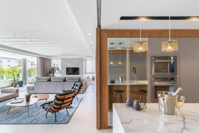 Imagem Imóvel com 3 Quartos à Venda, 177 m² em Menino Deus - Porto Alegre Imagem Imóvel com 3 Quartos à Venda, 177 m² em Menino Deus - Porto Alegre