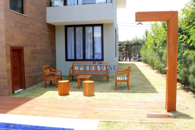 Imagem Casa com 8 Quartos à Venda, 362 m² em Guarajuba - Camaçari