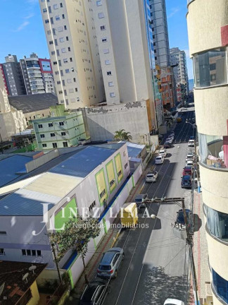 Imagem Apartamento com 2 Quartos para Temporada, 80 m² em Meia Praia