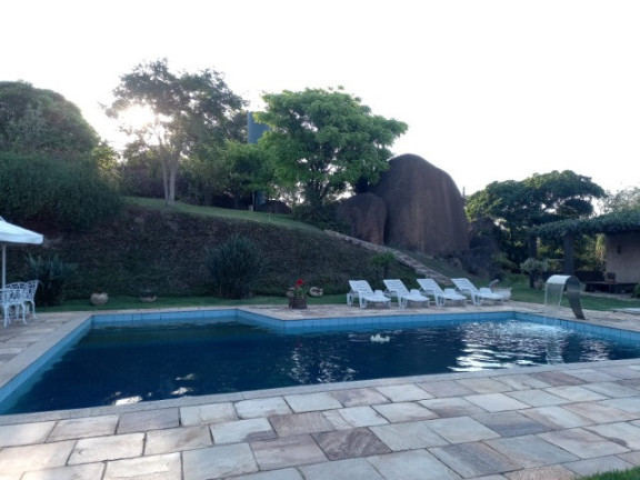 Casa com 4 Quartos para Alugar ou Temporada, 1.581 m² em Jardim Perolla - Itupeva