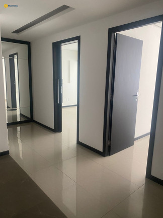 Sala Comercial à Venda, 92 m² em Centro - Florianópolis
