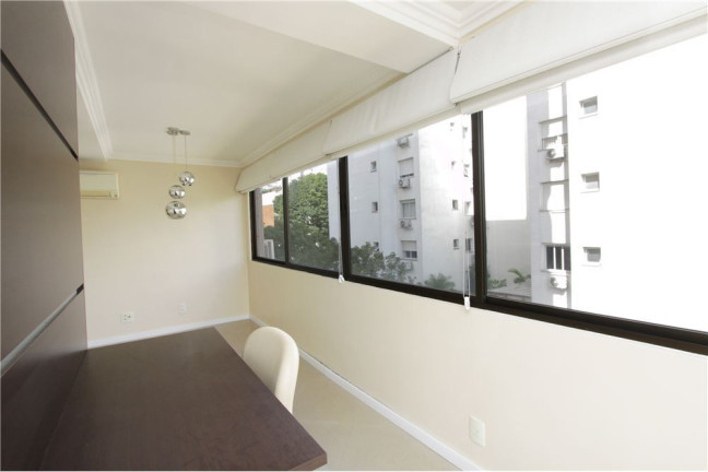 Imagem Imóvel com 3 Quartos à Venda, em Rio Branco - Porto Alegre Imagem Imóvel com 3 Quartos à Venda, em Rio Branco - Porto Alegre