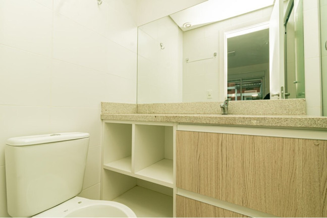 Imagem Imóvel com 3 Quartos à Venda, em Petrópolis - Porto Alegre Imagem Imóvel com 3 Quartos à Venda, em Petrópolis - Porto Alegre