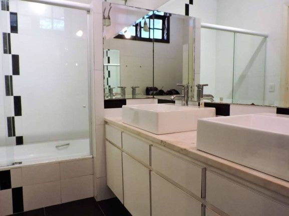 Imagem Casa com 6 Quartos à Venda, 550 m² em Vila Appia Antica - Carapicuíba Imagem Casa com 6 Quartos à Venda, 550 m² em Vila Appia Antica - Carapicuíba