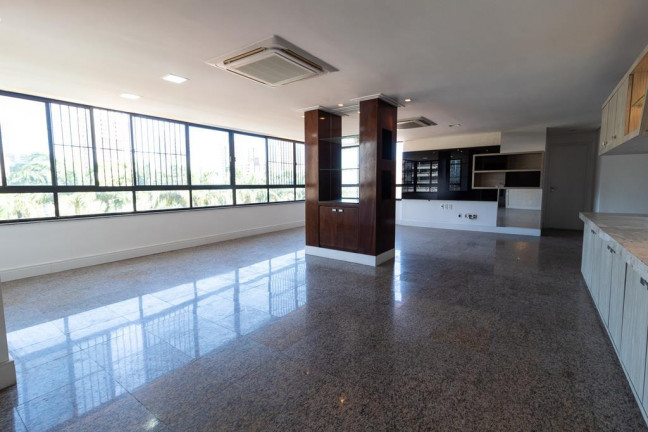 Apartamento com 4 Quartos à Venda, 247 m² em Meireles - Fortaleza