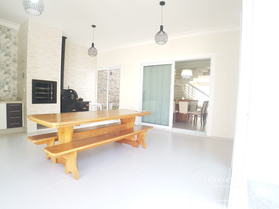 Imagem Casa com 3 Quartos à Venda, 314 m² em Floresta - Joinville