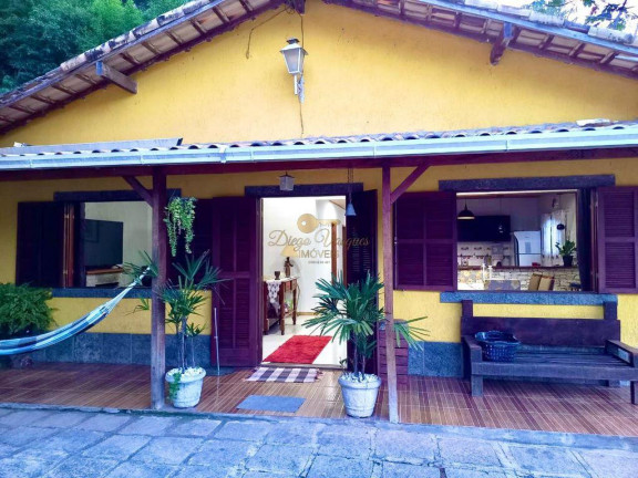 Casa com 4 Quartos à Venda, 250 m² em Jardim Salaco - Teresópolis