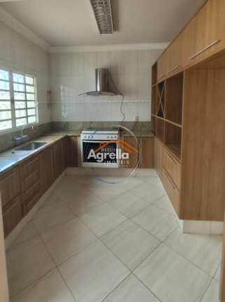 Imagem Casa com 3 Quartos à Venda, 450 m² em Jardim Rosa Cruz - Mogi Guaçu Imagem Casa com 3 Quartos à Venda, 450 m² em Jardim Rosa Cruz - Mogi Guaçu