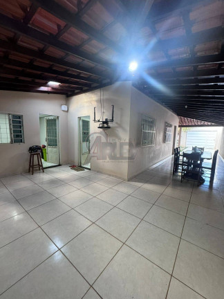 Imagem Casa com 3 Quartos à Venda, 200 m² em Independência - Montes Claros Imagem Casa com 3 Quartos à Venda, 200 m² em Independência - Montes Claros