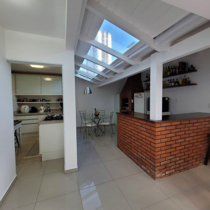 Imagem Casa com 3 Quartos à Venda, 200 m² em Estreito - Florianópolis