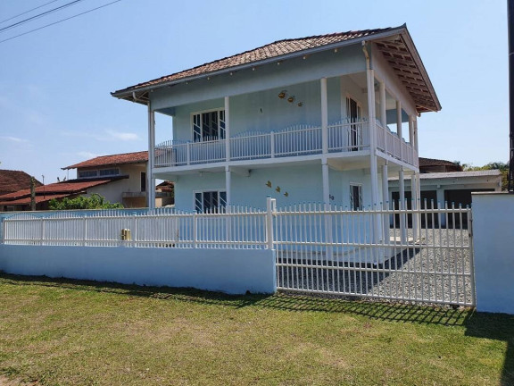 Casa com 3 Quartos à Venda, 138 m² em Pinheiros - Balneário Barra Do Sul