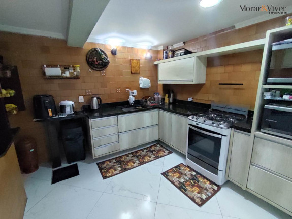 Imagem Casa com 3 Quartos à Venda, 310 m² em Sitio Cercado - Curitiba