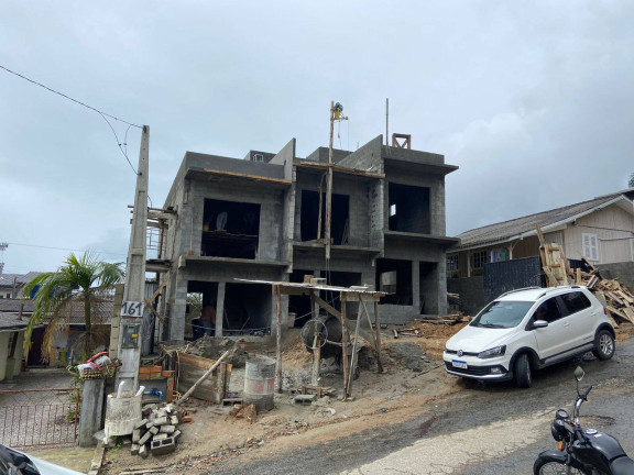 Sobrado com 2 Quartos à Venda, 87 m² em Alto Perequê - Porto Belo