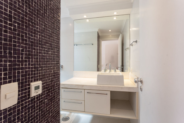 Imagem Apartamento com 3 Quartos à Venda, 206 m² em Vila Nova Conceição - São Paulo Imagem Apartamento com 3 Quartos à Venda, 206 m² em Vila Nova Conceição - São Paulo