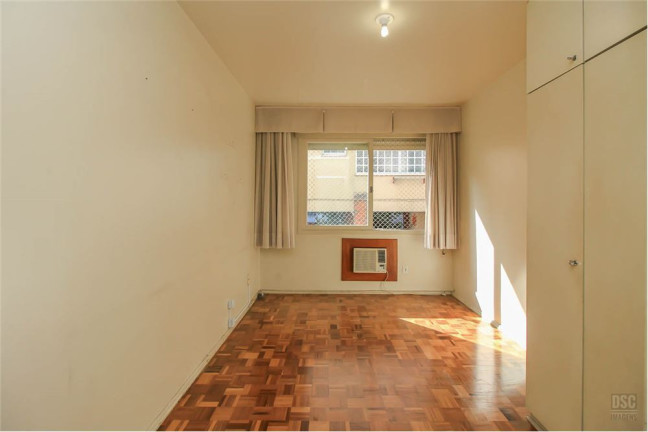 Imagem Imóvel com 3 Quartos à Venda, em Petrópolis - Porto Alegre Imagem Imóvel com 3 Quartos à Venda, em Petrópolis - Porto Alegre