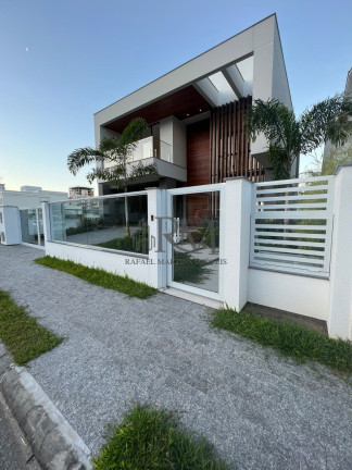 Casa com 4 Quartos à Venda,  em Pedra Branca - Palhoça