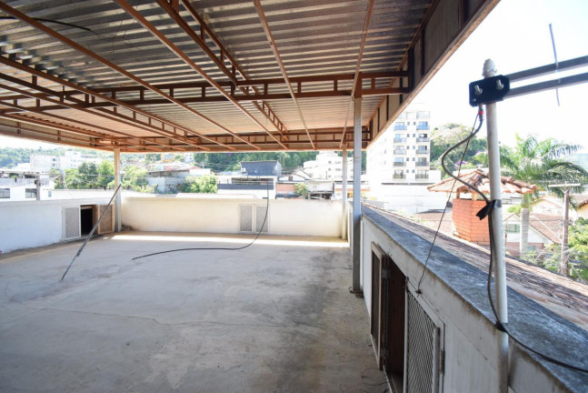 Imagem Casa com 6 Quartos à Venda, 361 m² em Vale Do Paraíso - Teresópolis Imagem Casa com 6 Quartos à Venda, 361 m² em Vale Do Paraíso - Teresópolis