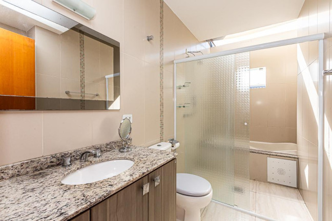 Imagem Sobrado com 4 Quartos à Venda, 145 m² em Uberaba - Curitiba Imagem Sobrado com 4 Quartos à Venda, 145 m² em Uberaba - Curitiba