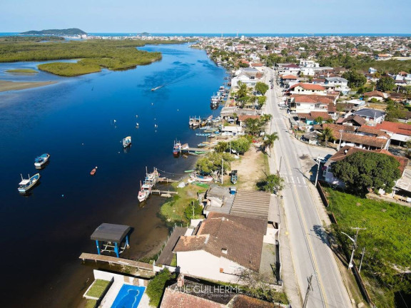 Imagem Casa com 3 Quartos à Venda, 140 m² em Costeira - Balneário Barra Do Sul Imagem Casa com 3 Quartos à Venda, 140 m² em Costeira - Balneário Barra Do Sul