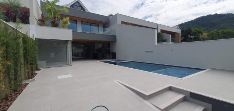 Imagem Casa com 5 Quartos à Venda, 420 m² em Barra Da Tijuca - Rio De Janeiro Imagem Casa com 5 Quartos à Venda, 420 m² em Barra Da Tijuca - Rio De Janeiro