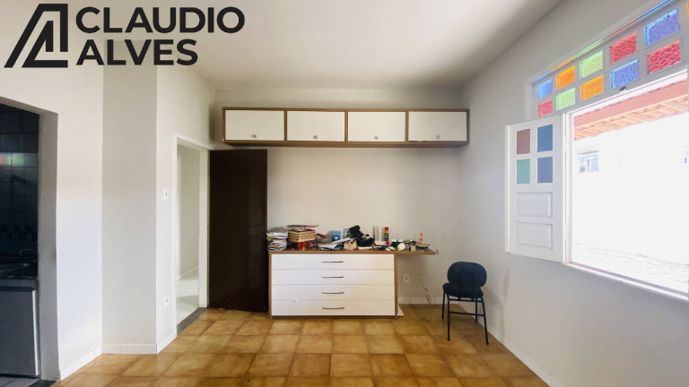 Imagem Casa com 5 Quartos à Venda, 200 m² em Caseb - Feira De Santana Imagem Casa com 5 Quartos à Venda, 200 m² em Caseb - Feira De Santana
