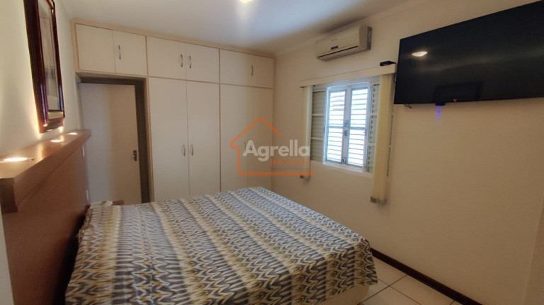 Imagem Casa com 3 Quartos à Venda, 200 m² em Jardim Longatto - Mogi Mirim Imagem Casa com 3 Quartos à Venda, 200 m² em Jardim Longatto - Mogi Mirim
