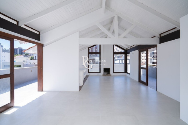 Imagem Imóvel com 3 Quartos à Venda, 244 m² em Auxiliadora - Porto Alegre Imagem Imóvel com 3 Quartos à Venda, 244 m² em Auxiliadora - Porto Alegre