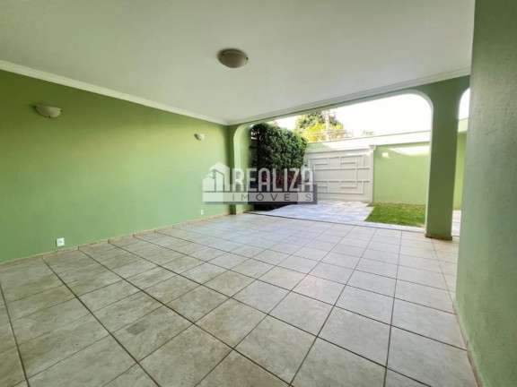 Imagem Sobrado com 4 Quartos à Venda, 337 m² em Vila Olímpica - Uberaba Imagem Sobrado com 4 Quartos à Venda, 337 m² em Vila Olímpica - Uberaba