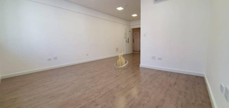 Sala Comercial à Venda, 38 m² em Jardim Aquarius - São José Dos Campos
