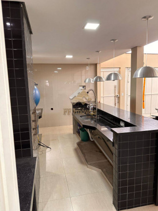 Imagem Casa com 2 Quartos à Venda, 200 m² em São Carlos